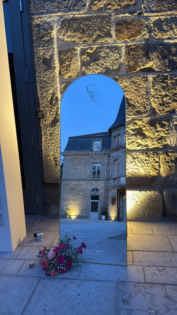 Miroir décoré pour un mariage